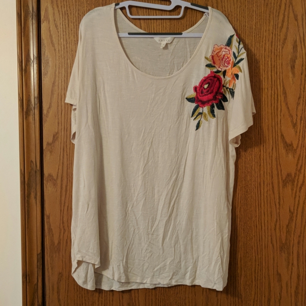 Embroidered tee
